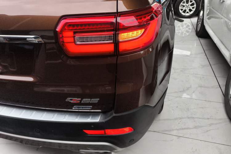 Used CHANGAN CS95 2017 2.0T Two-Wheel Drive Zhiyuan Edition