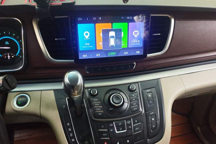 Used Buick GL8 2015 2.4L Luxury Business Premium Edition
