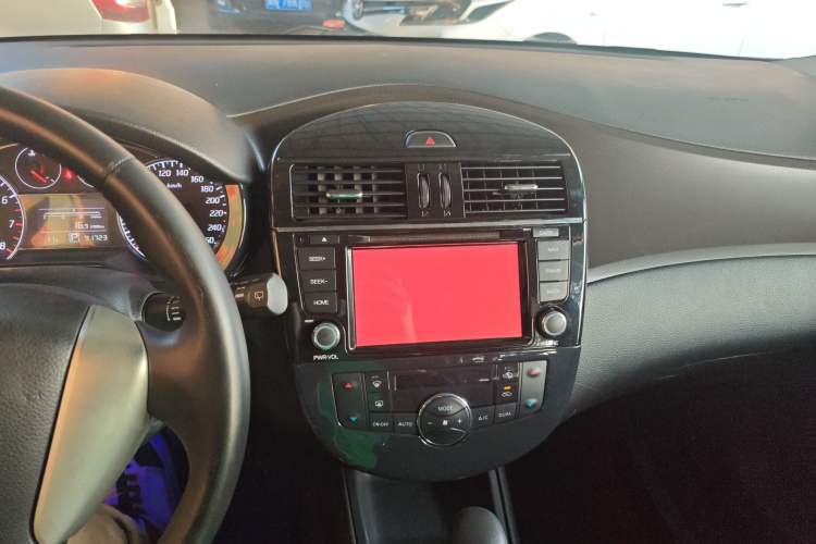 Used Nissan Tiida 2015 1.6T M-CVT GTS Limited Edition
