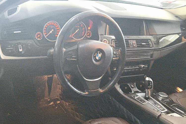 Used BMW 5 Series 2014 525Li Luxury Design Package