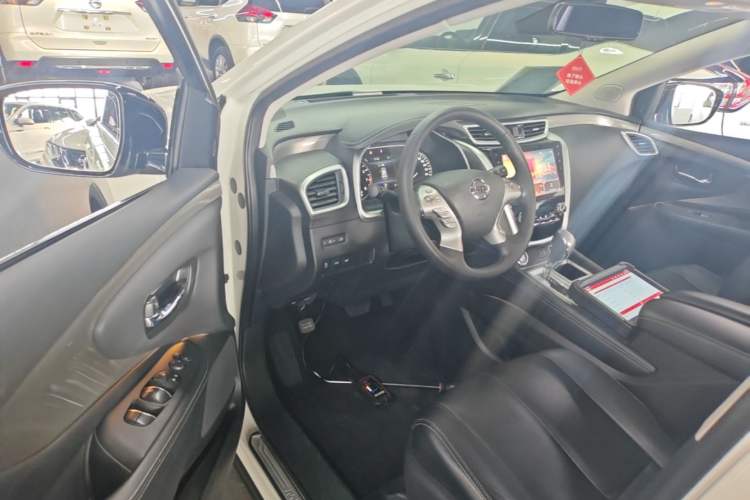 Used Nissan Murano 2021 2.5L XL Two-Wheel Drive Smart Connect Luxury Edition Driver Seat