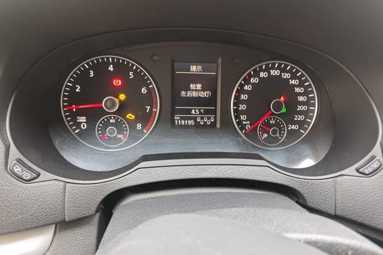 Used Volkswagen Sharan 2013 1.8TSI Standard Model Euro IV Odometer Close Up