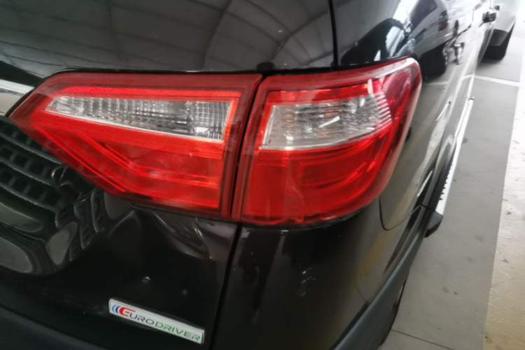 Used Dongfeng Fengon 370 2016 1.5L Manual Standard Edition SFG15-05 7 Seats
