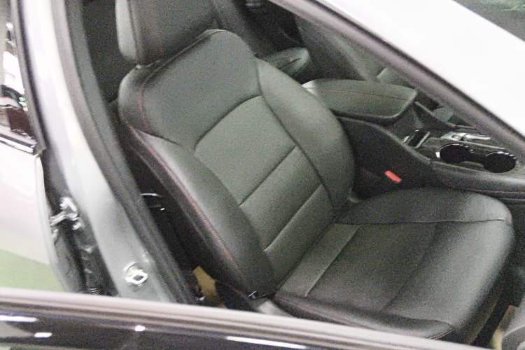 Used Chevrolet Malibu XL 2023 Redline 2.0T Smart Edition