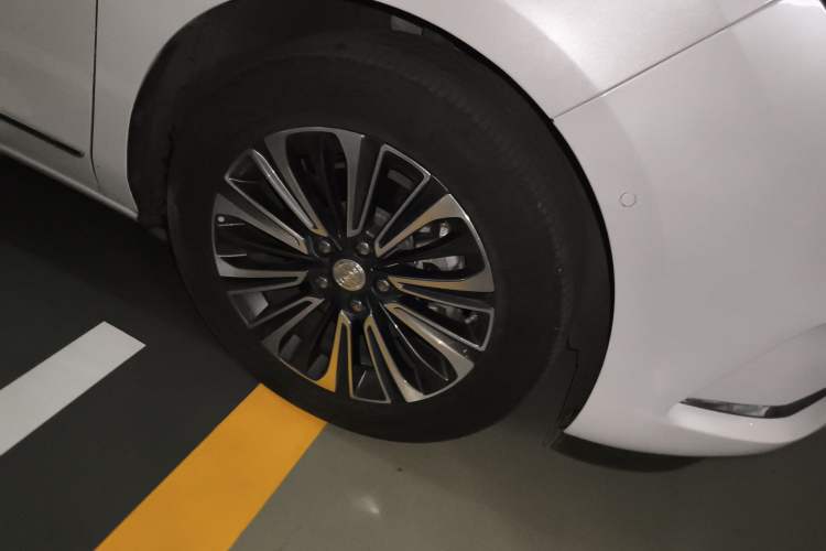 Used Buick GL8 2021 ES Landtrek 653T Luxury Model Exterior 7