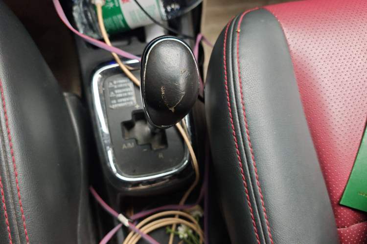 Used CHANGAN OSHAN Olisway 2015 X6 1.4L IMT Flagship Edition Gear Lever