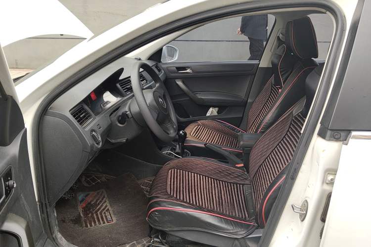 Used Volkswagen Santana 2015 1.6L Manual Fashion Edition