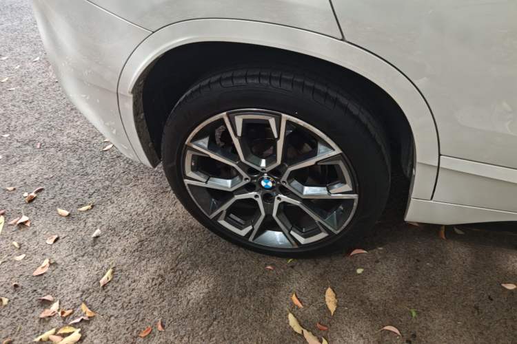 Used BMW X2 2021 Updated xDrive25i Midnight Edition Right Rear Wheel Hub