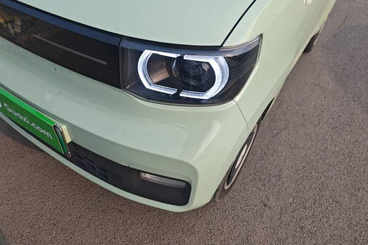 Used Wuling Hongguang MINIEV 2021 Macaron Sandwich Model 170 km Lithium Iron Phosphate
