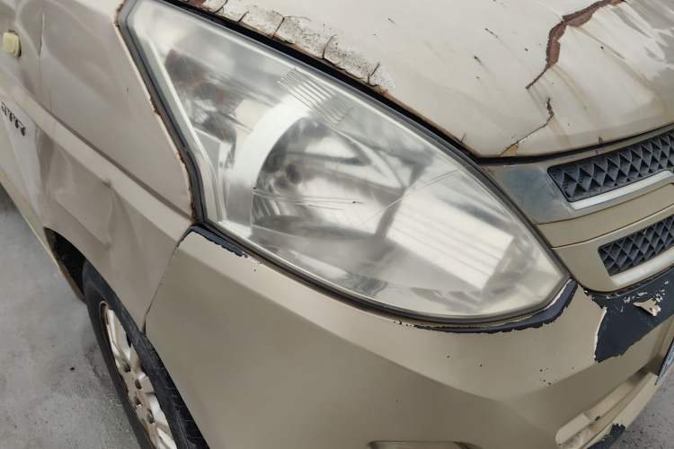 Used Wuling Rongguang V 2016 1.5L Standard Version Right Front Headlight