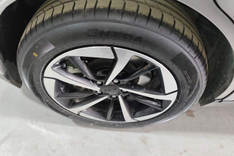 Used AION Y 2025 Plus 510 Smart Edition Right Rear Wheel Hub