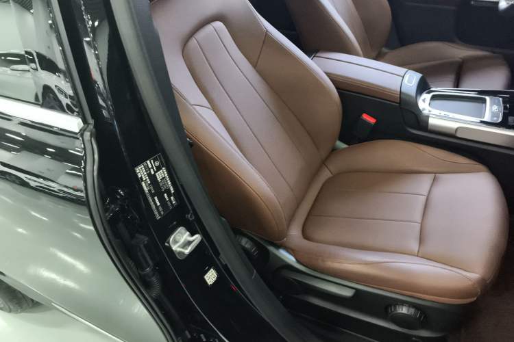 Used Mercedes-Benz GLB 2024 GLB 200 Dynamic Edition Right Front Seat