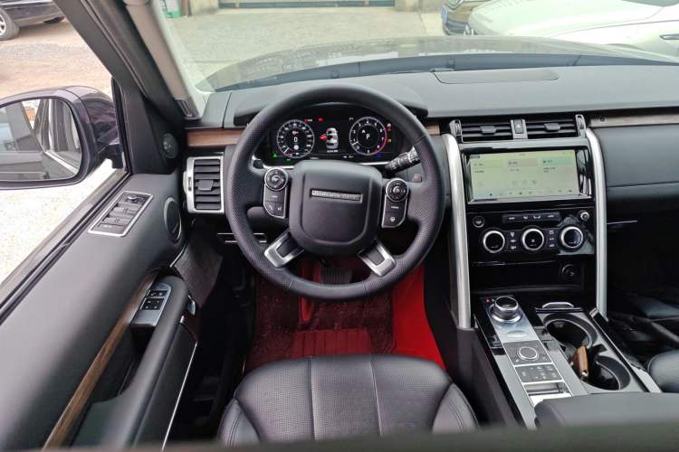 Used Land Rover Discovery 2018 3.0 SC V6 HSE Steering Wheel