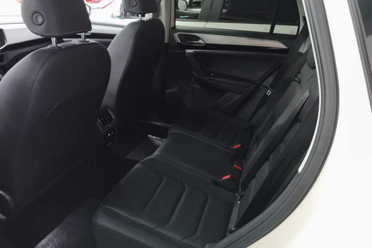 Used Volkswagen Tayron 2019 Teramont Edition 280TSI Two-Wheel Drive Luxury Model China VI Standard Left Rear Seat