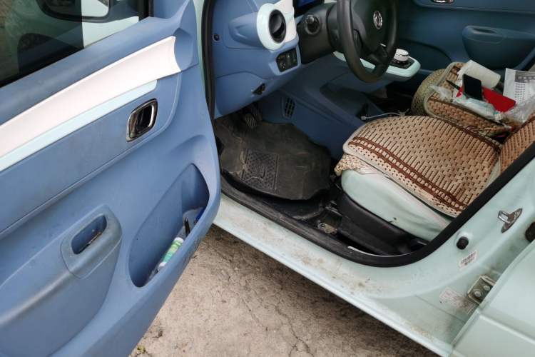 Used Dongfeng NAMMI BOX 2022 Revised Light Wind Edition 201 km Standard Version Driver Seat