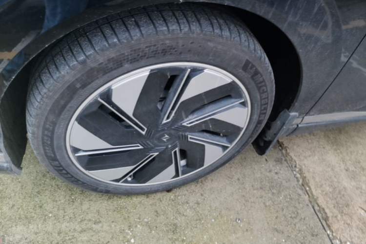 Used Dongfeng eπ eπ008 2025 210 Ultra Range-Extended Version 5 Seats Exterior 2