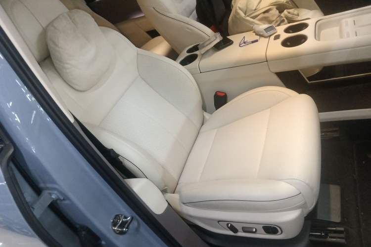 Used Li Auto i8 2025 Model Standard Version
