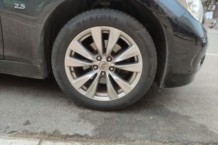 Used Infiniti Q70 2013 Q70L 2.5L Comfort Edition Right Front Wheel Hub