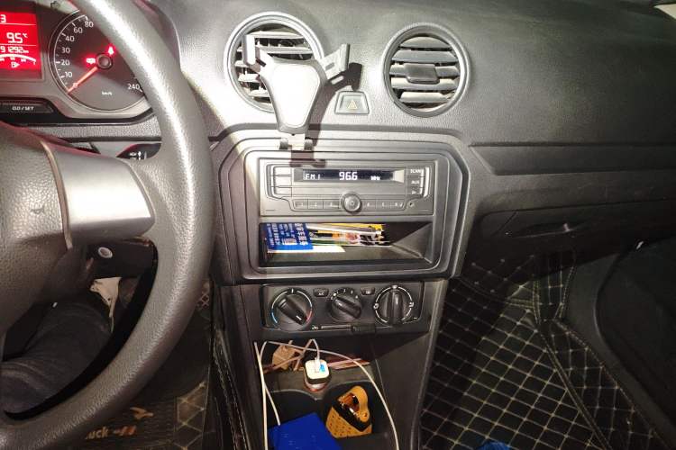 Used Volkswagen Jetta 2013 1.4L Manual Fashion Model Audio And AC Panel