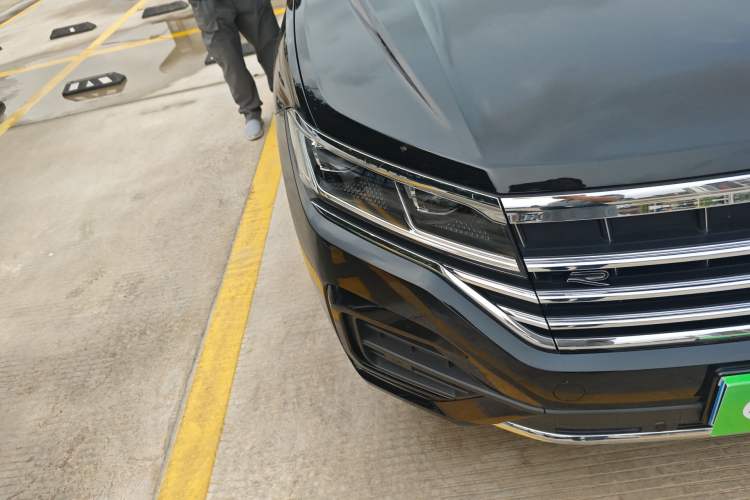 Used Volkswagen Touareg 2022 2.0 TSI RuiShang Edition Right Front Headlight