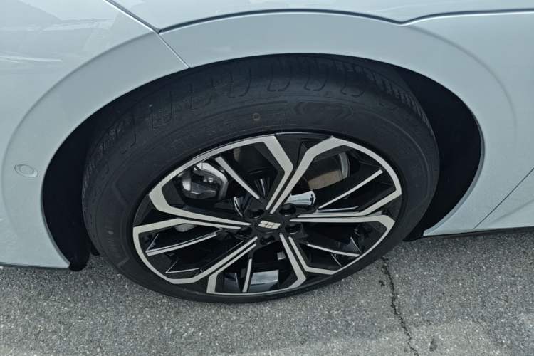 Used Geely Galaxy E8 2025 700 km Long-Range Intelligent Driving Version
