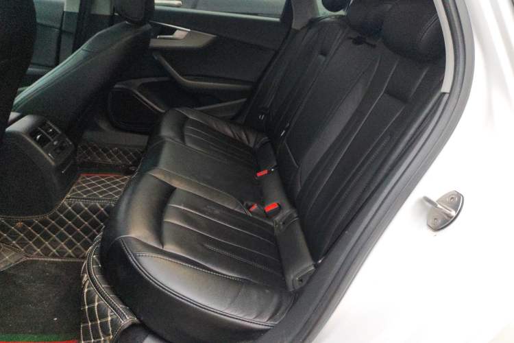 Used Audi A4L 2019 40 TFSI Ambition China VI
