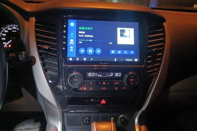 Used Mitsubishi Pajero  Audio And AC Panel