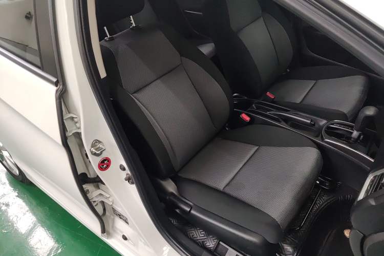 Used Honda Gienia 2017 1.5L CVT Classic Edition Right Front Seat