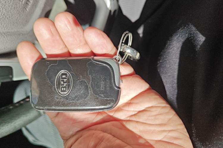 Used BYD S6 2014 2.4L Automatic Prestige 5-Seater
