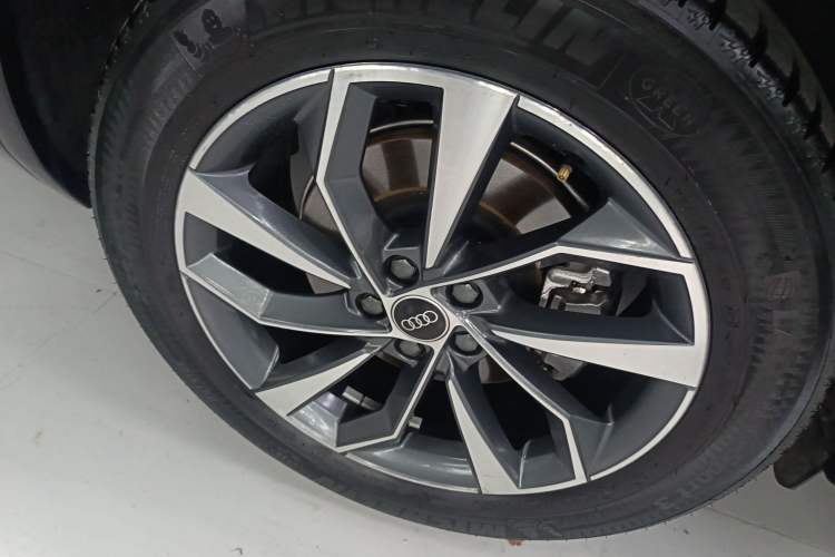 Used Audi Q5L 2023 40T Luxury Dynamic Model