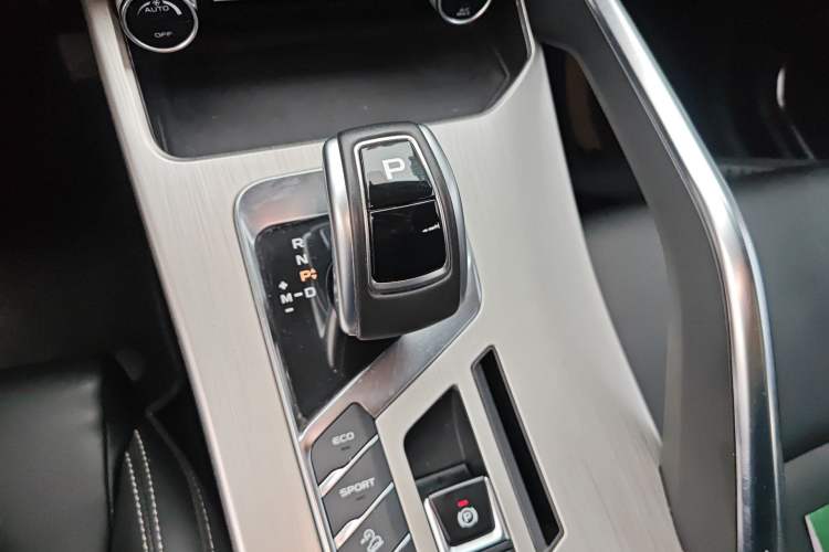 Used Geely Auto Coolray 2019 260T DCT Knight China V Standard Gear Lever