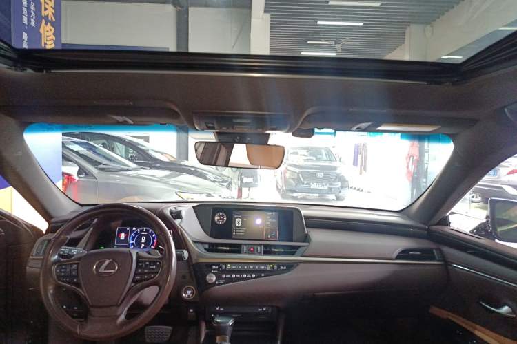 Used Lexus ES 2020 260 Excellence Edition
