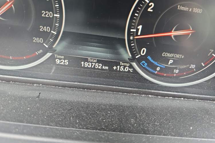 Used BMW 7 Series 2014 730Li Premium Edition Odometer Close Up