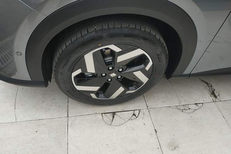 Used Baojun Yunhai 2024 60km Plug-in Hybrid Version
