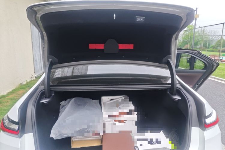 Used BMW i7 2023 xDrive60L Luxury Package
