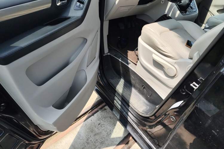 Used SAIC MAXUS G10 2018 PLUS 2.4L Manual Elite Edition
