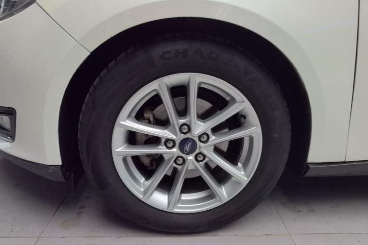 Used Ford Focus 2015 Hatchback EcoBoost 180 Automatic Elite Model Left Front Wheel Hub