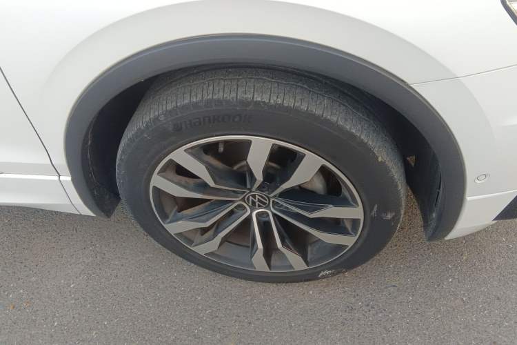 Used Volkswagen Tiguan L 2021 330TSI Automatic Two-Wheel Drive R-Line Enhanced Edition Right Front Wheel Hub