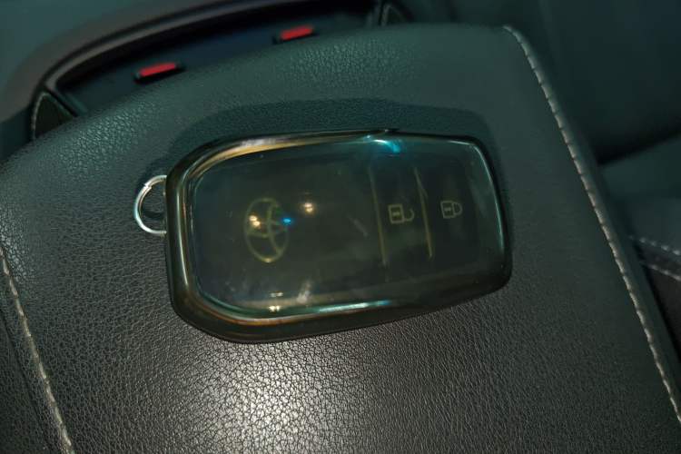 Used Toyota Harrier 2023 2.0L CVT Two-Wheel Drive Deluxe Edition
