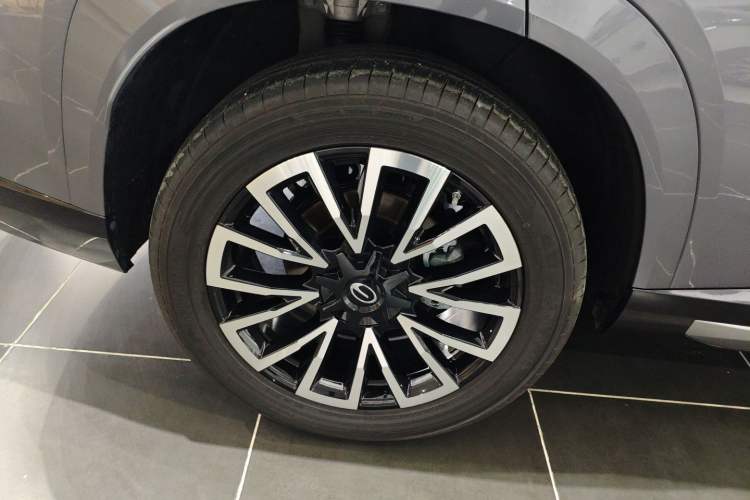 Used GAC Trumpchi Xiangwang S7 2025 205 km Max Version Exterior 5