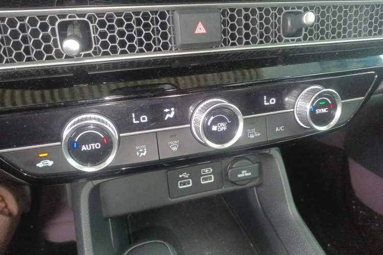 Used Honda Integra 2023 240TURBO CVT Luxury Edition Audio And AC Panel