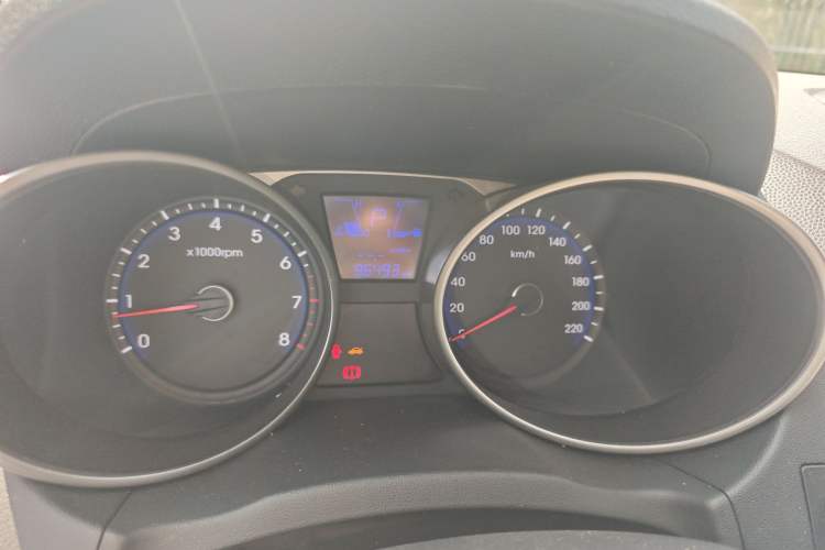 Used Hyundai ix35 2015 2.0L Automatic 2WD Smart Type China IV