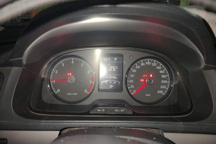 Used Volkswagen Lavida 2013 Revised Classic 1.6L Automatic Fashion Edition
