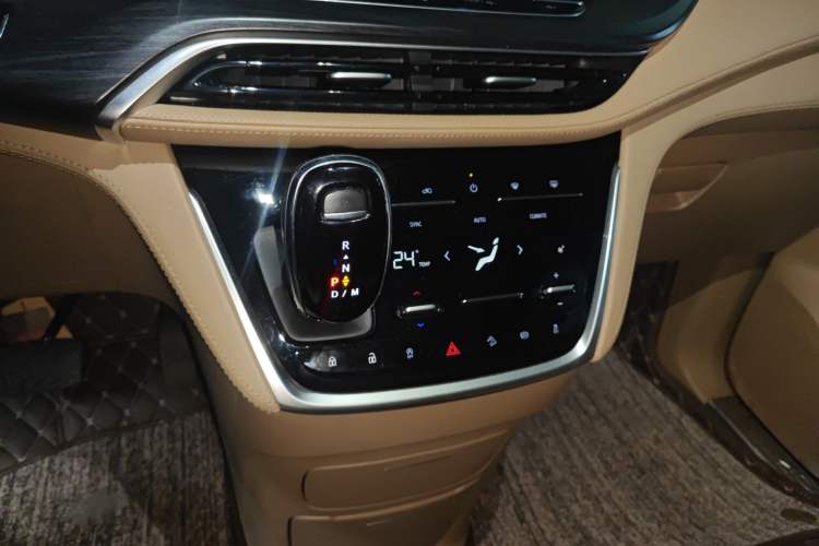 Used Buick GL8 2021 ES Land Cruiser 653T Luxury Edition
