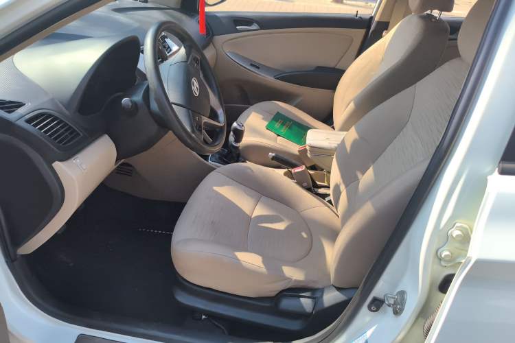 Used Hyundai Verna (older generation) 2014 1.4L Manual Smart GLS Trim
