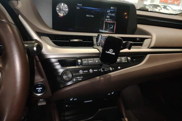 Used Lexus ES 2020 300h Premier Edition