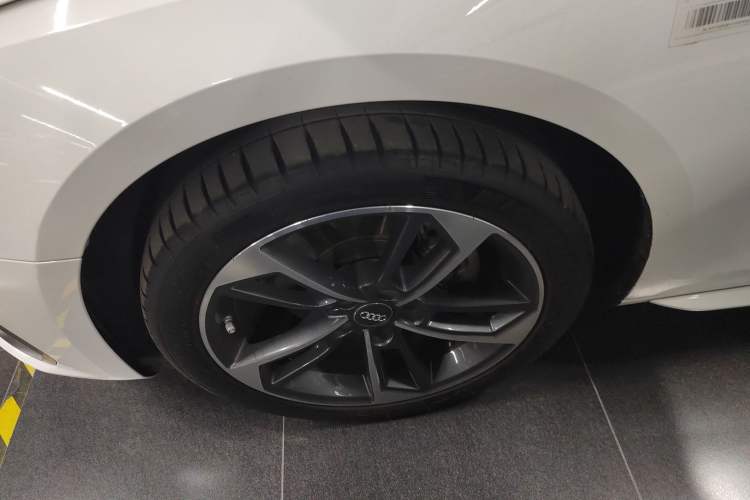 Used Audi A4L 2020 40 TFSI Fashion Dynamic Model Left Front Wheel Hub