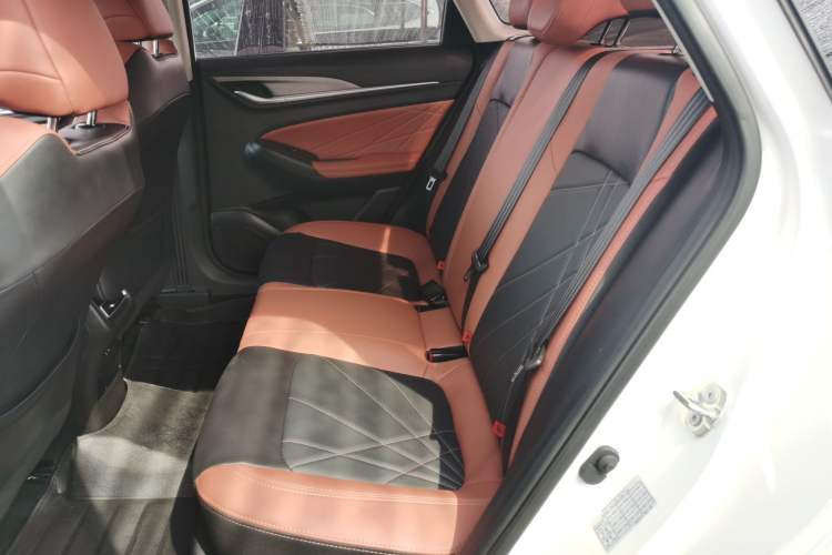 Used CHANGAN Eado 2023 Changan Edition PLUS Blue Whale NE 1.4T GDI DCT Prestige Version