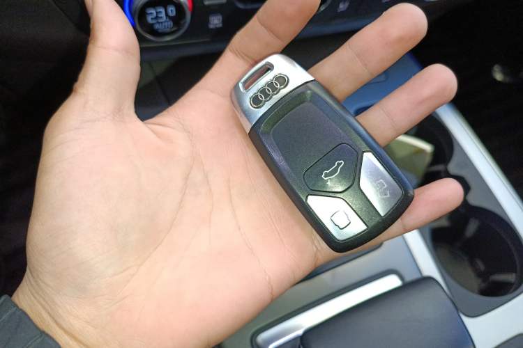 Used Audi Q7 2018 40 TFSI Comfort Model
