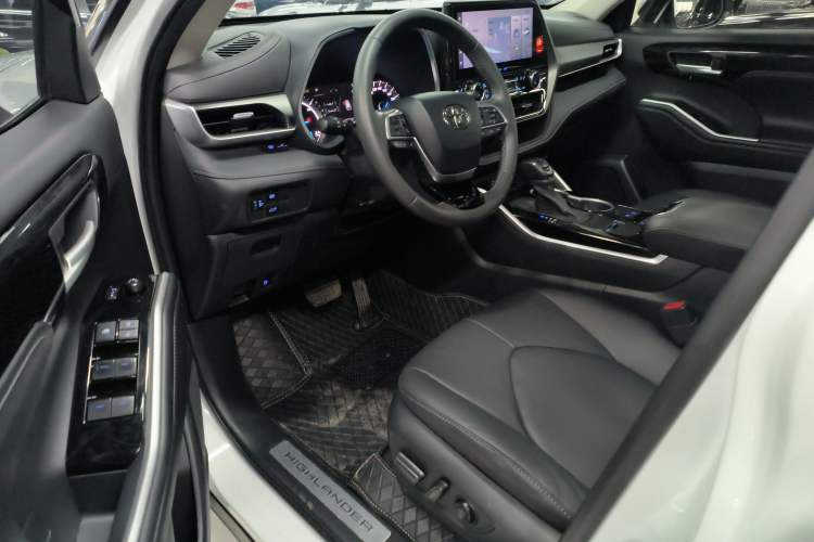 Used Toyota Highlander 2022 Dual-Engine 2.5L Four-Wheel Drive Prestige Version 7 Seats